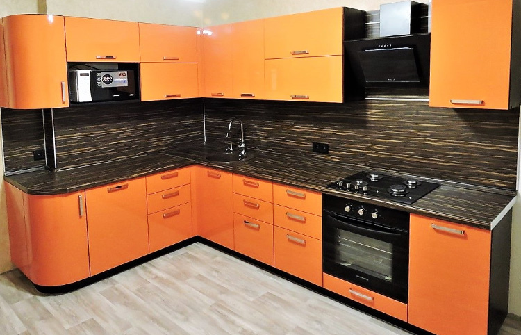 оранжевая кухня в интерьере фото