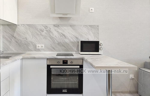 Кухня маленькая модерн белая плита встроенная портфолио без ручек стильные 2500 мм L маленькая