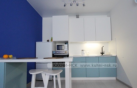 Фото кухня прямая с барной модерн синяя 