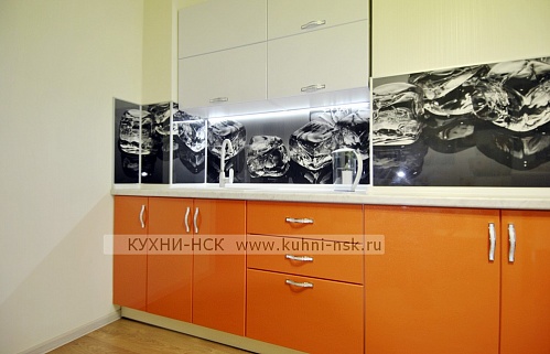 Кухня на заказ модерн оранжевая портфолио встроенная яркая 4м