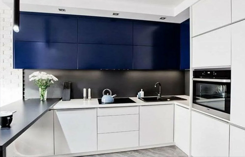 Сине-белый кухонный гарнитур