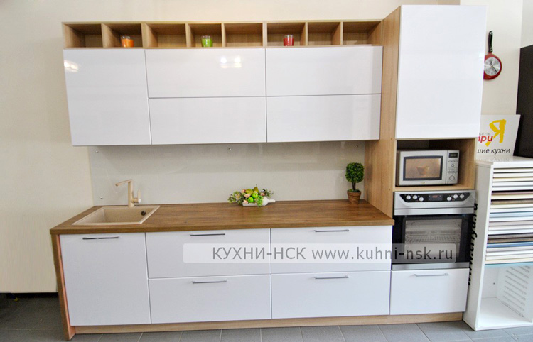 Дизайн бюджетной белой кухни с деревянной столешницей: 60 фото + видео