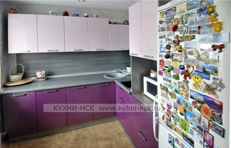 фиолетовая кухня в интерьере