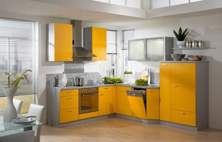 кухонный гарнитур на заказ в желто-сером цвете
