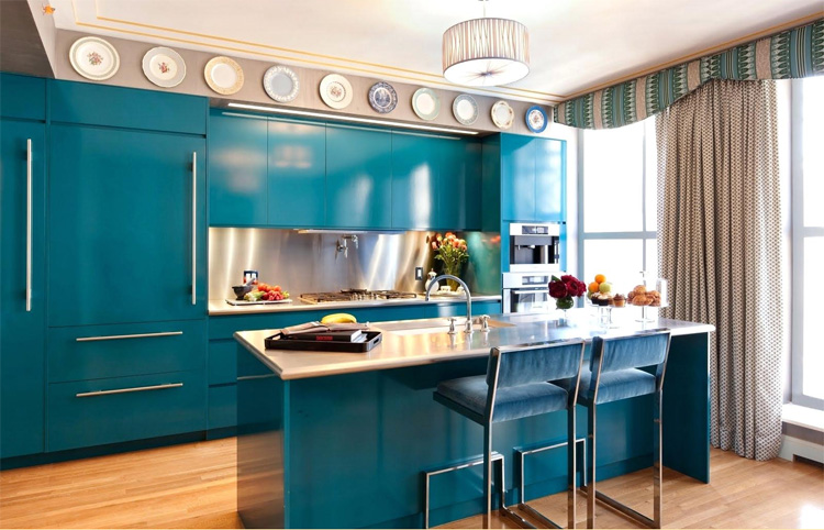 кухонный гарнитур на заказ в синем цвете