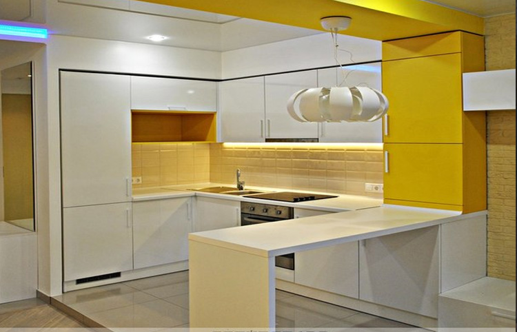 желто-белый яркий кухонный гарнитур на заказ