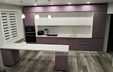 Фото кухня прямая на заказ с барной хай-тек модерн фиолетовая 