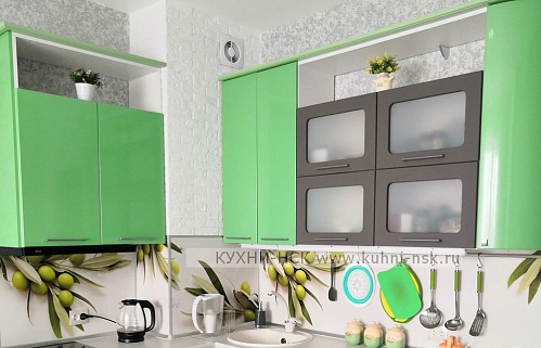 Кухня угловая модерн зеленая плита встроенная портфолио встроенная глянцевая матовая яркая