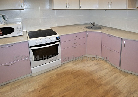 Кухня угловая модерн розовая плита отделльностоящая портфолио