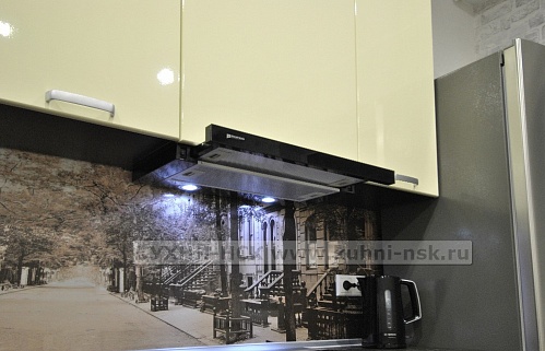 Кухня на заказ модерн портфолио встроенная глянцевая 3м пеналы