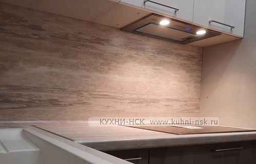 Кухня угловая матовая встроенная пеналы тёмный низ/светлый верх стильные под бетон духовой шкаф в пенале плита встроенная портфолио
