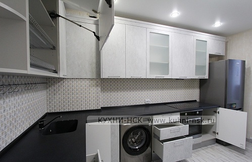 Кухня угловая серая стиральная машина встроенная плита встроенная портфолио встроенная матовая с радиусными фасадами стильные под бетон