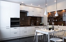 прямая кухня на заказ белая кухня-гостиная встроенная глянцевая стильные 4м